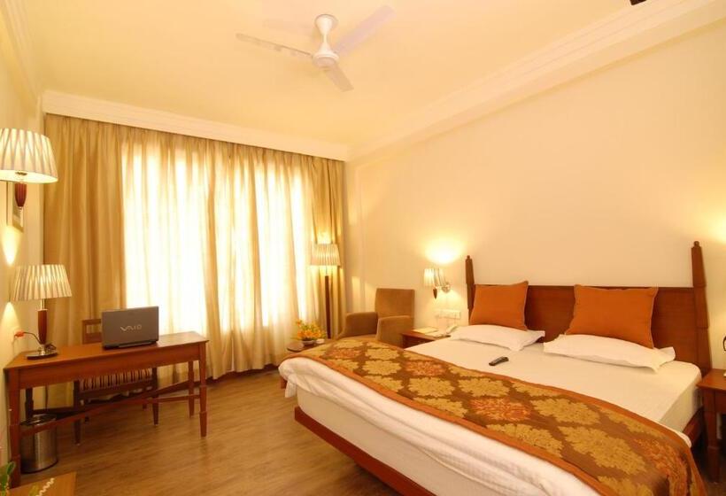 Отель Chanakya Bnr