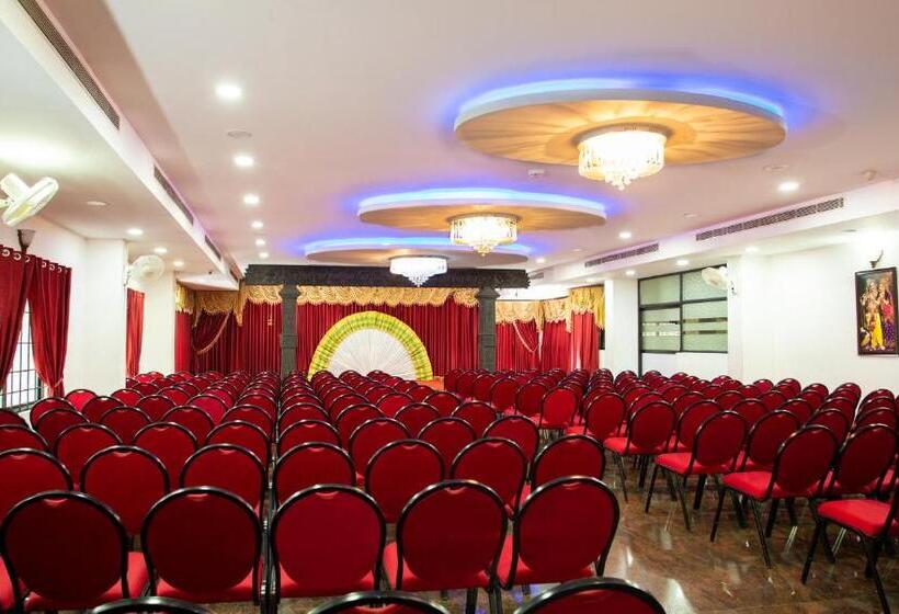 فندق Chandana Inn