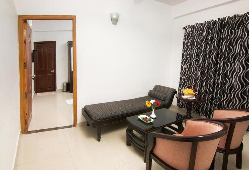 فندق Chandana Inn