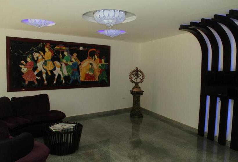 فندق Chandana Inn