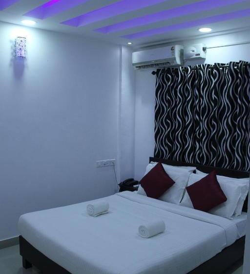 فندق Chandana Inn