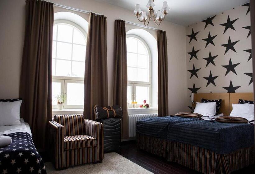 Отель Epoque & Apartments