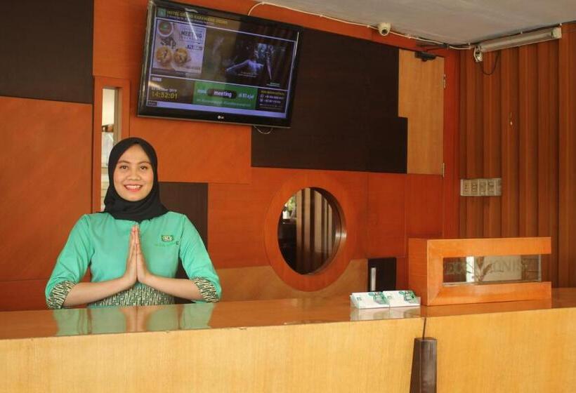 Отель Grand Karawang Indah