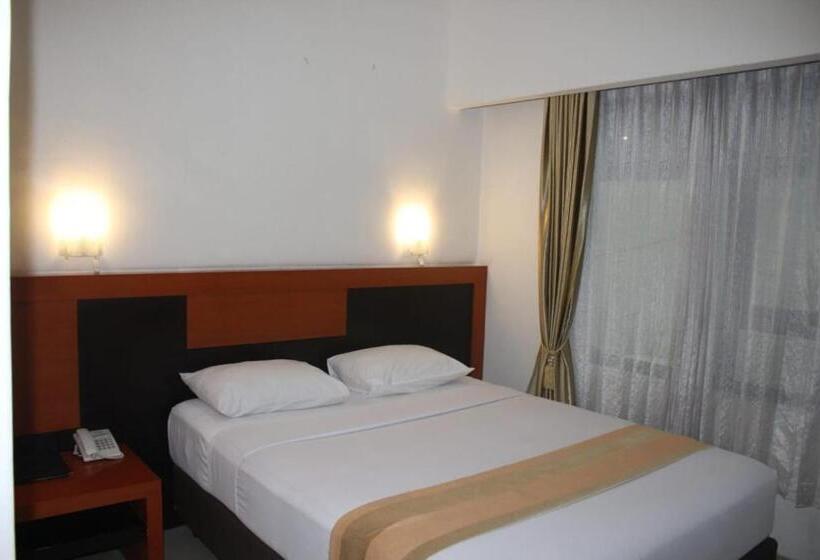 Отель Grand Karawang Indah