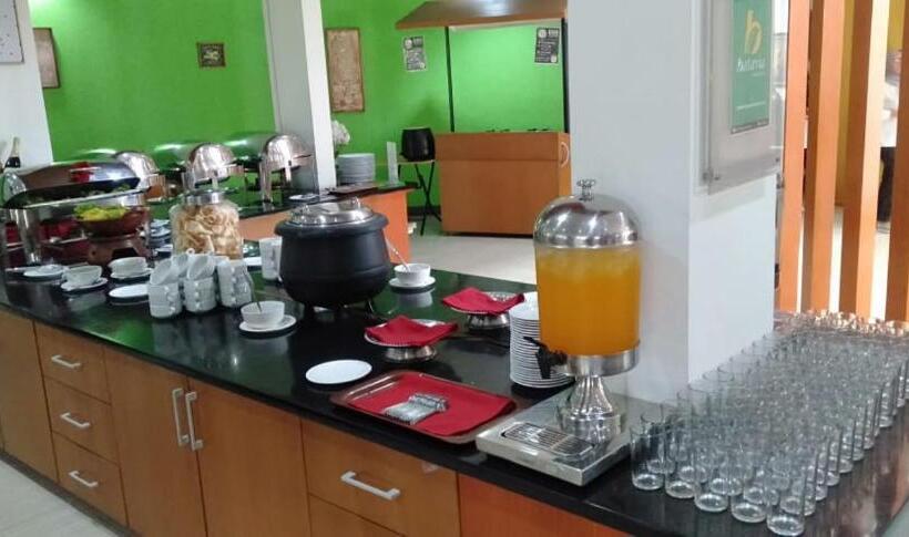 Отель Grand Karawang Indah