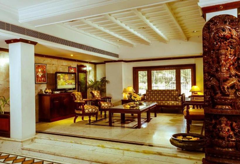 ホテル Krishna Inn