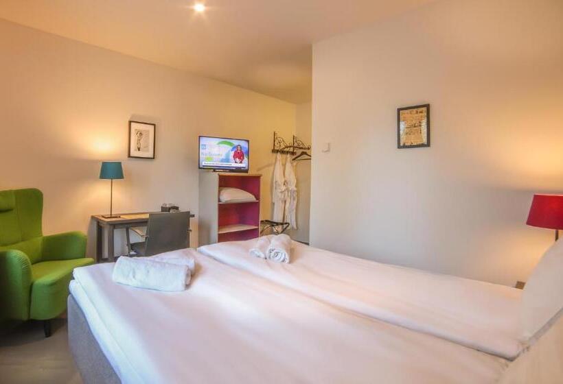 ホテル Li Hiljahelena