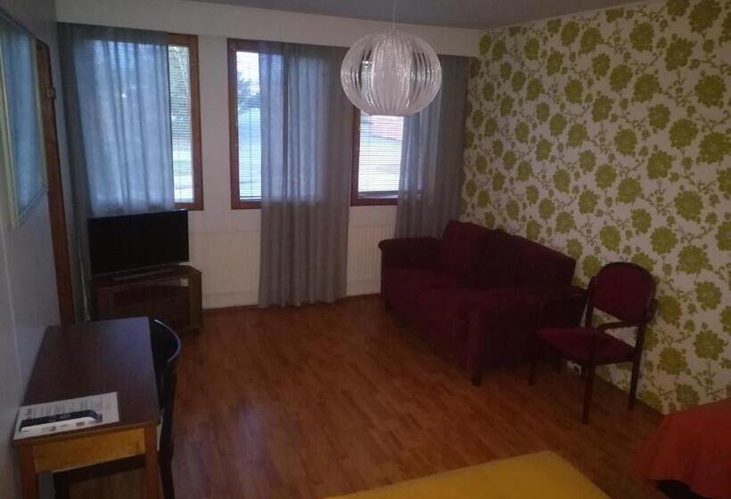 בית מלון כפרי Li Pogostan Hovi