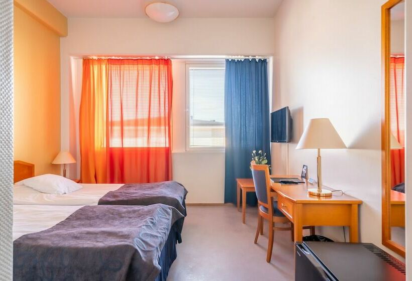 בית מלון כפרי Li Raahen Hovi