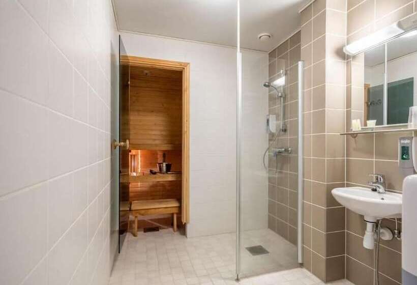 בית מלון כפרי Li Raahen Hovi