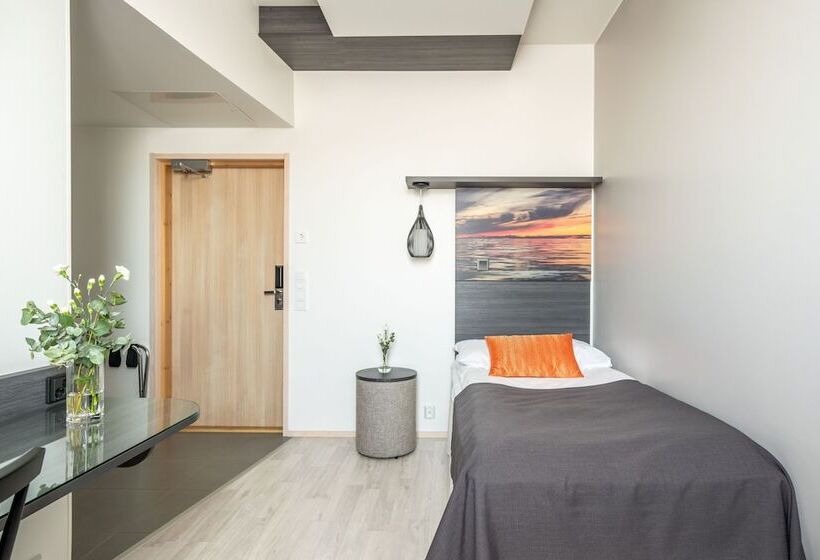 בית מלון כפרי Li Raahen Hovi