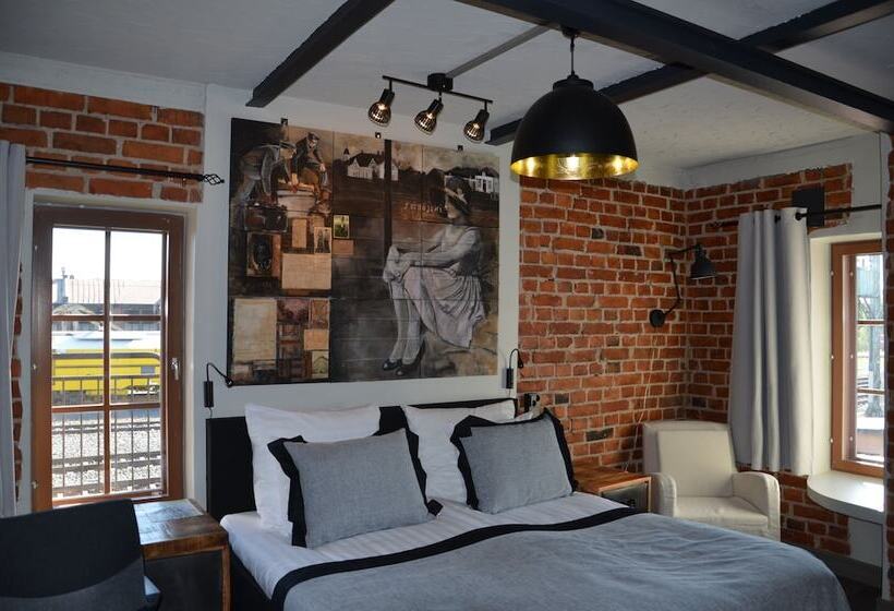 ホテル Liravintola Alma