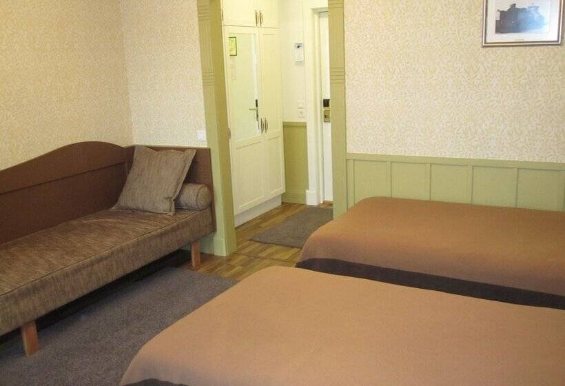 ホテル Liravintola Alma