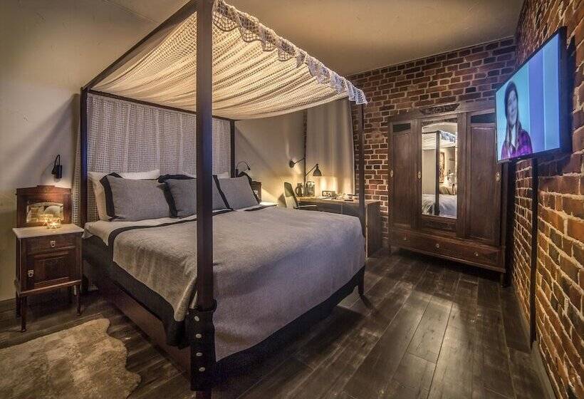 ホテル Liravintola Alma