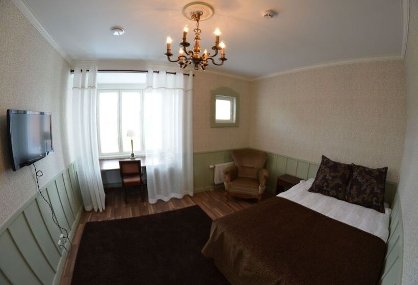 ホテル Liravintola Alma