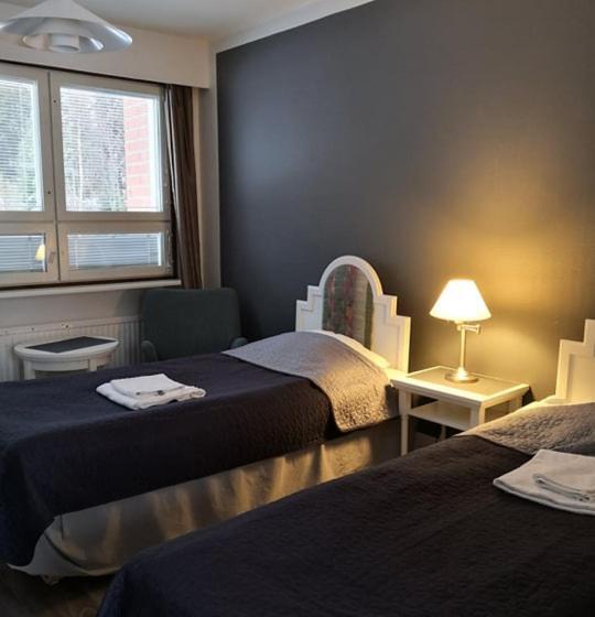 בית מלון כפרי Li Ravintola Tiilikka