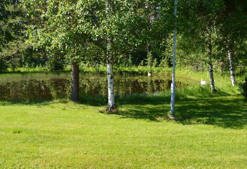 בית מלון כפרי Li Ravintola Tiilikka