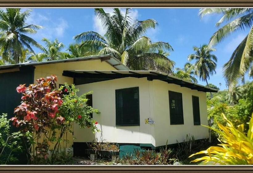 هتل Matriki Beach Huts