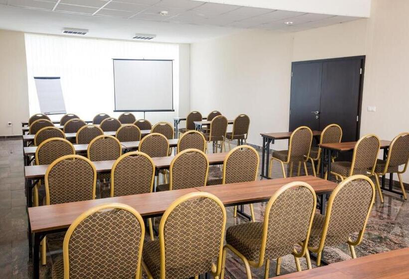 فندق Miraj Resort