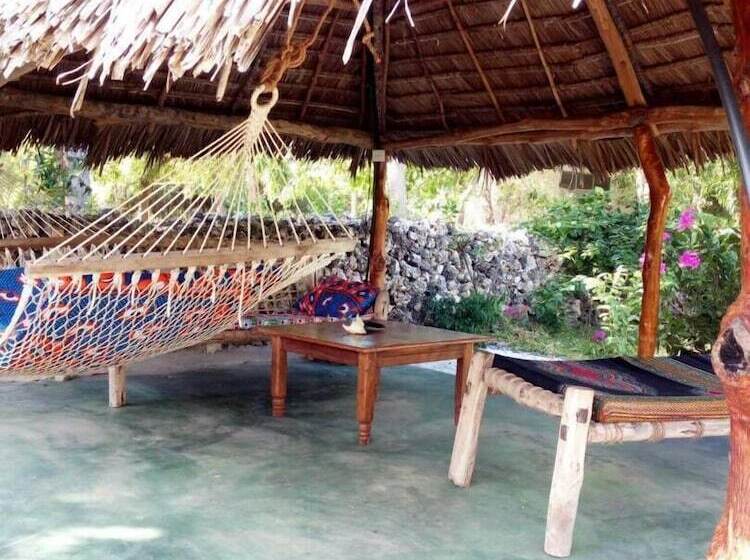 Отель Mnana Lodge Kizimkazi