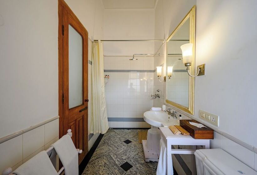 Отель Neemrana S Baradari Palace