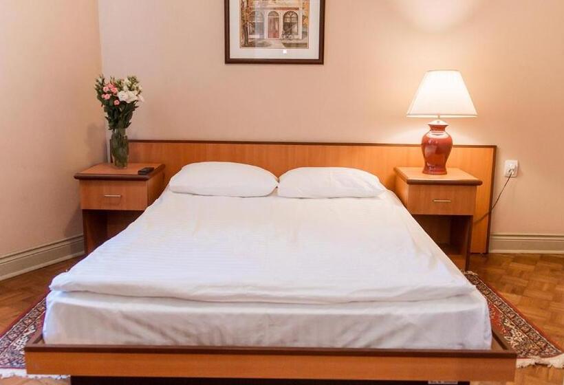 هتل Optima Kremenchuk