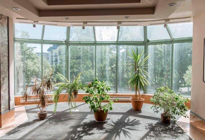 هتل Optima Kremenchuk