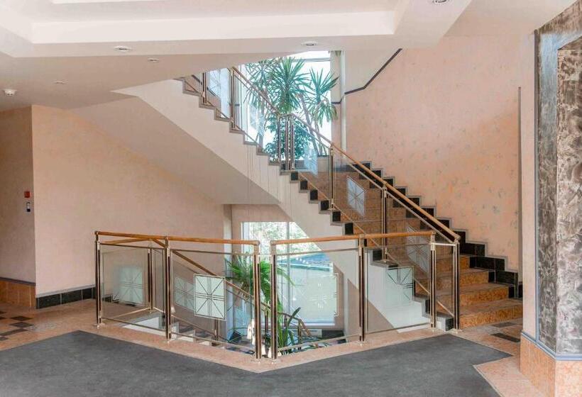 هتل Optima Kremenchuk