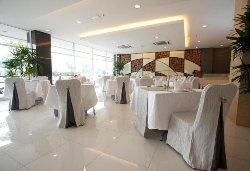 בית מלון כפרי Pinetree