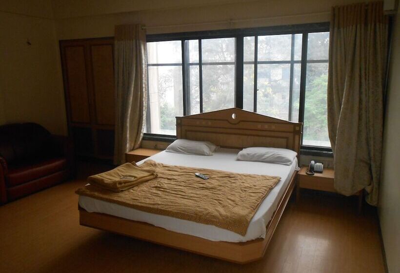 בית מלון כפרי Pooja International