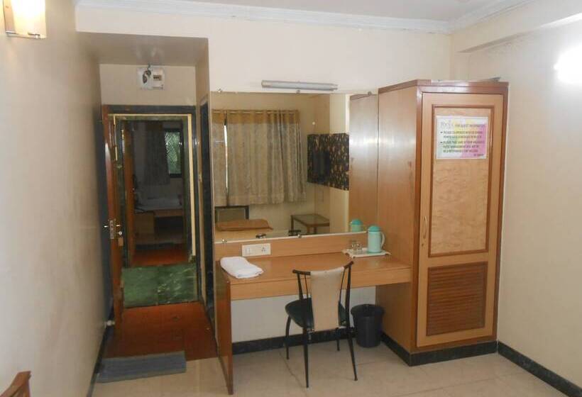 בית מלון כפרי Pooja International