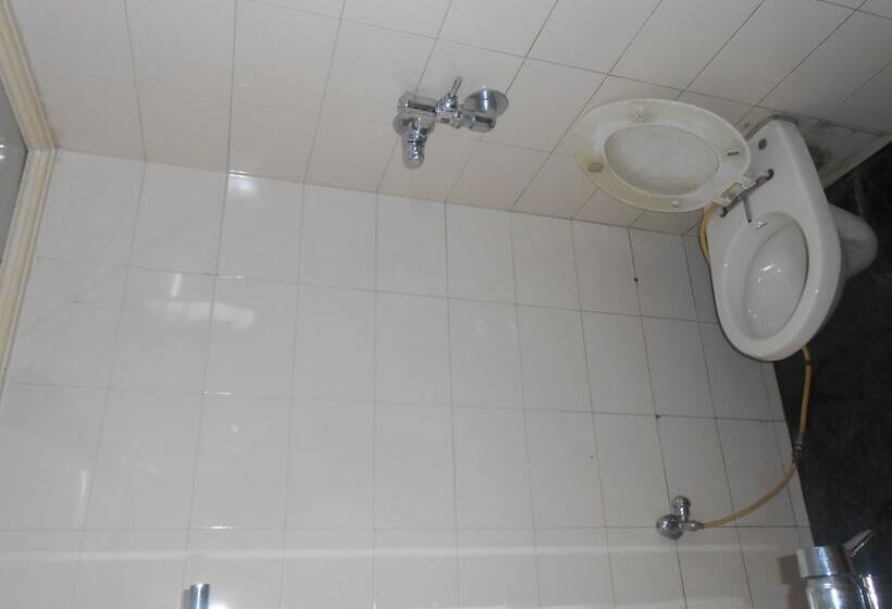 בית מלון כפרי Pooja International