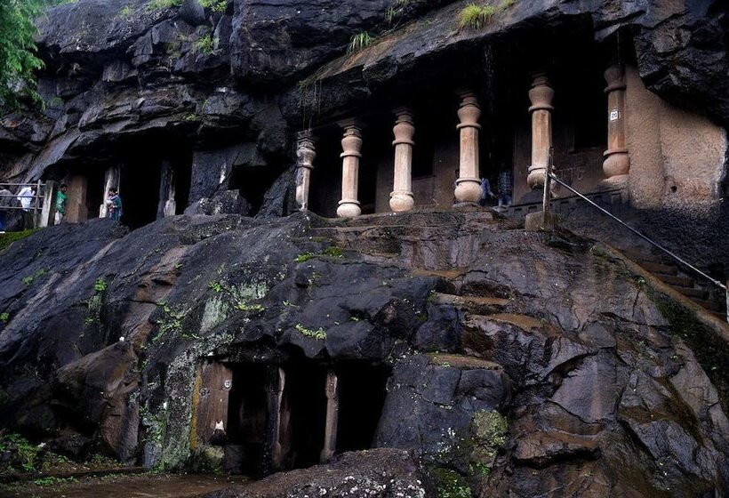 בית מלון כפרי Pooja International