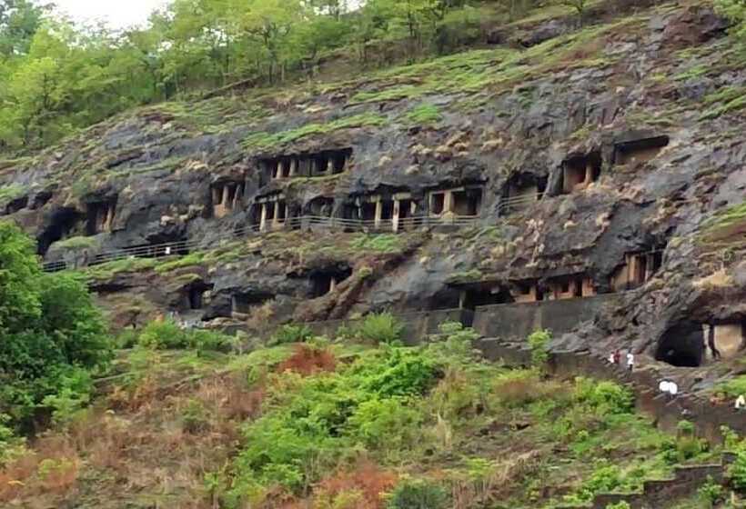 فندق Pooja International