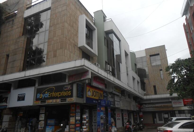 בית מלון כפרי Pooja International