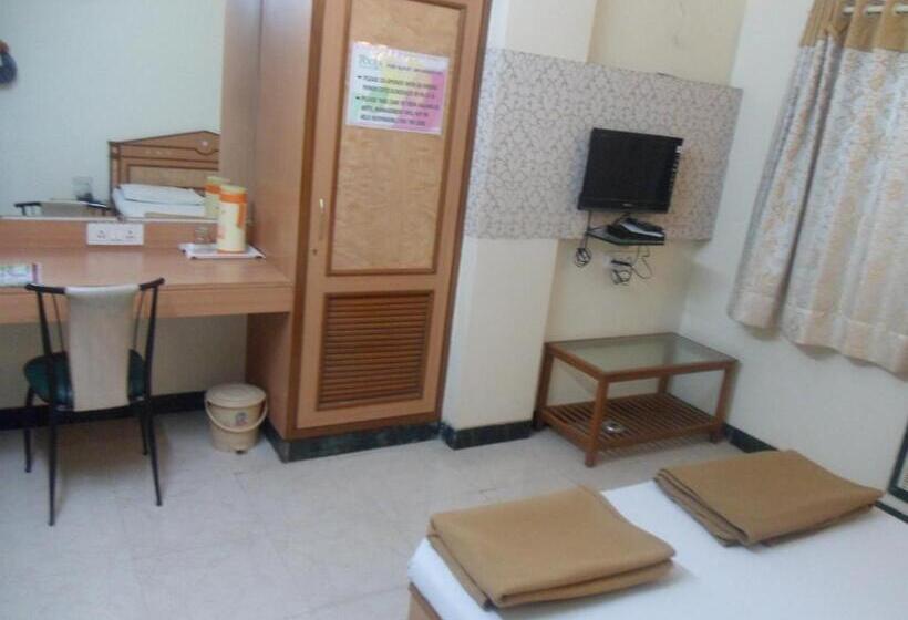 בית מלון כפרי Pooja International