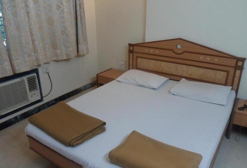 בית מלון כפרי Pooja International