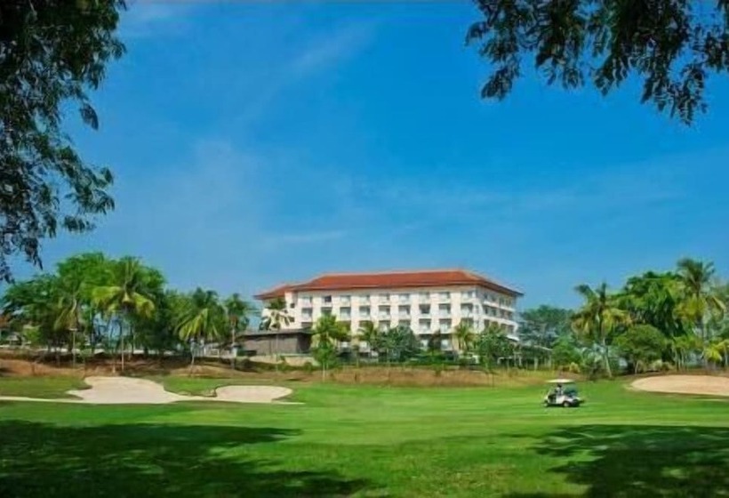 هتل Puri Kiic Golf View
