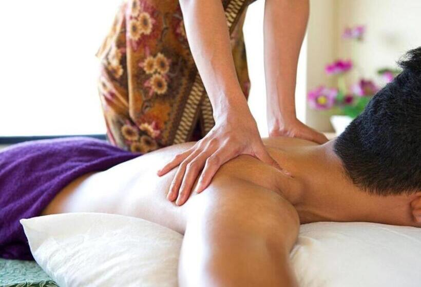 هتل Puri Kiic Golf View