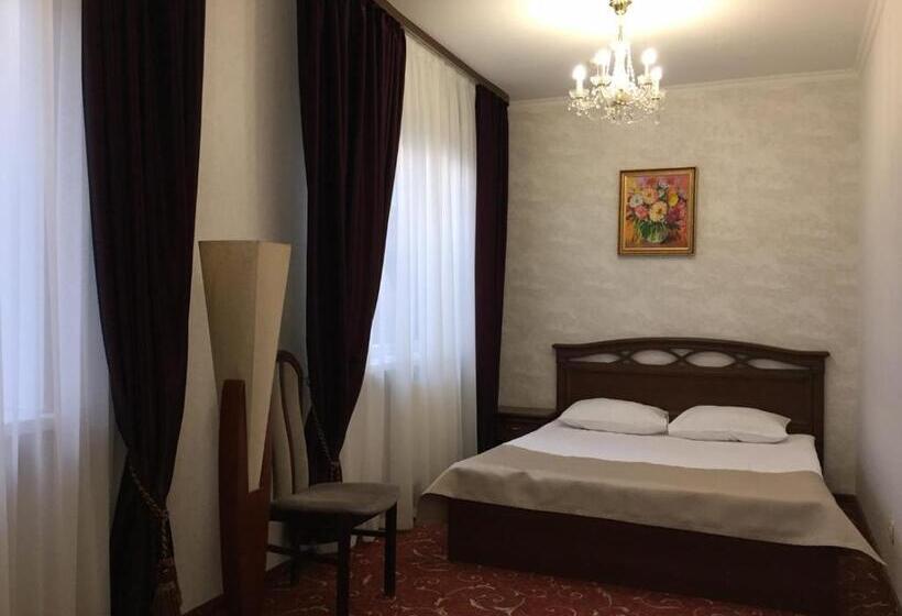 בית מלון כפרי Restaurant Lyube Plus