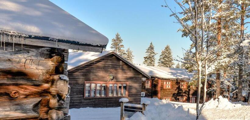 בית מלון כפרי Rokuanhovi