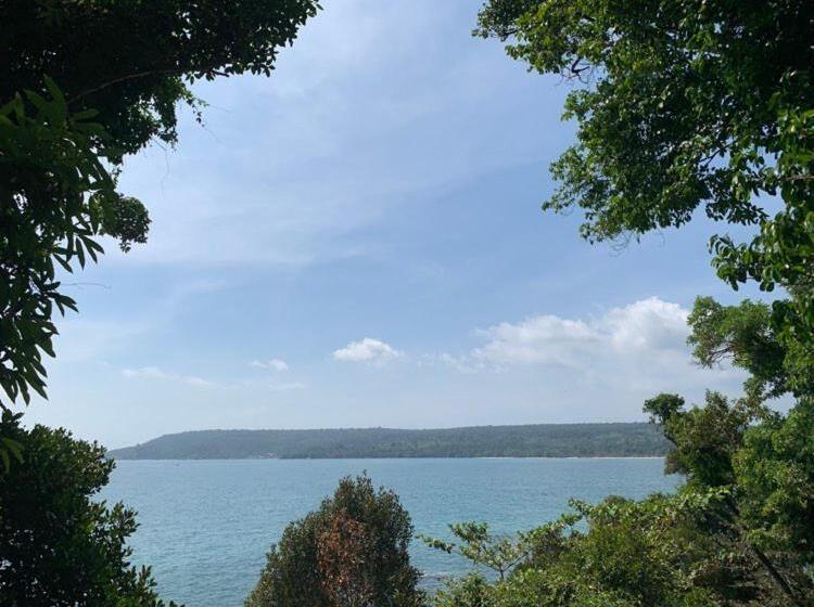 ホテル The Wavy Sailor Bungalow S