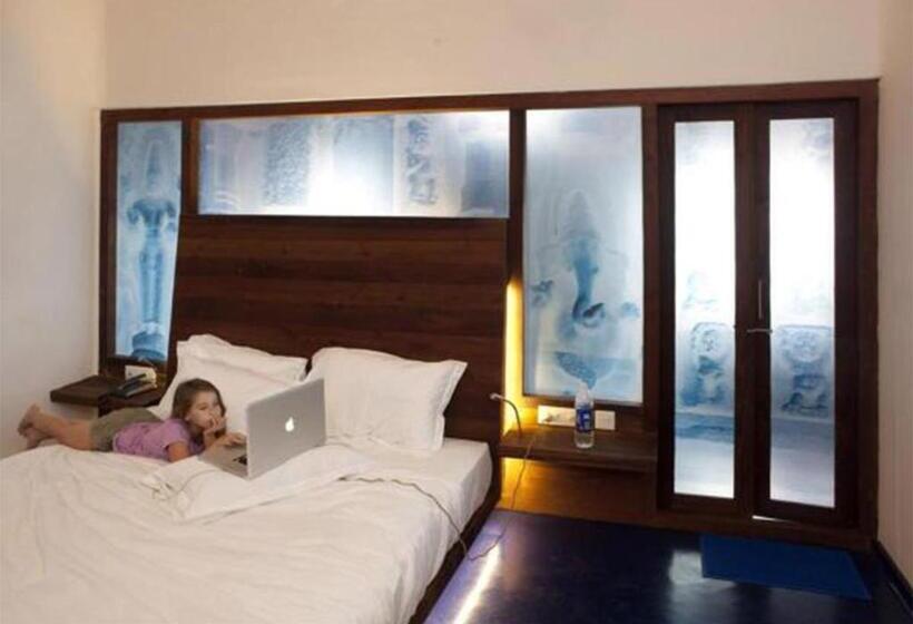 Отель Tanjore Hi