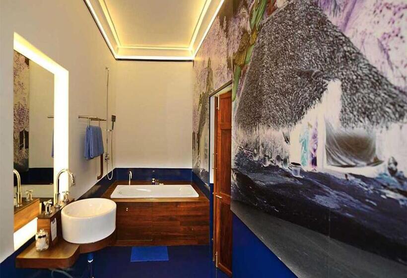 Отель Tanjore Hi