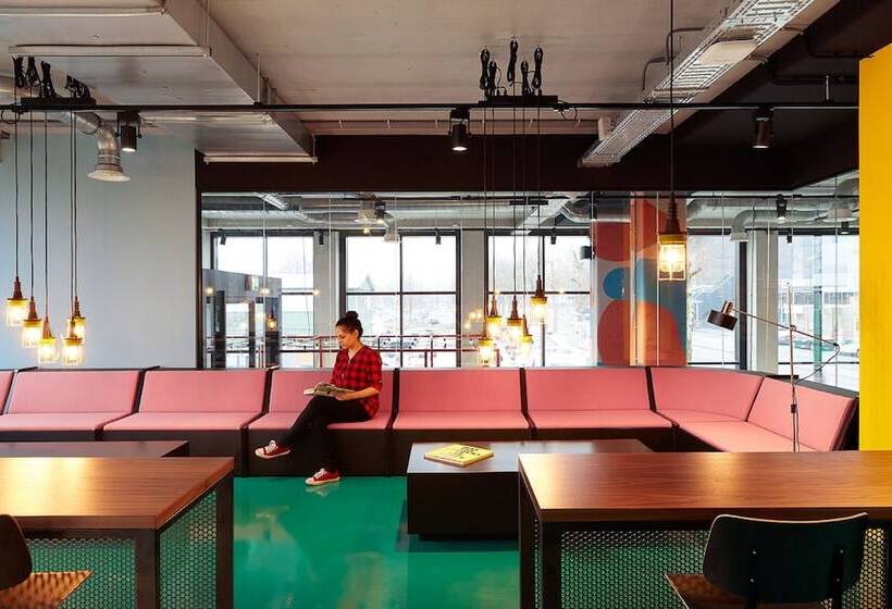 Отель The Social Hub Eindhoven