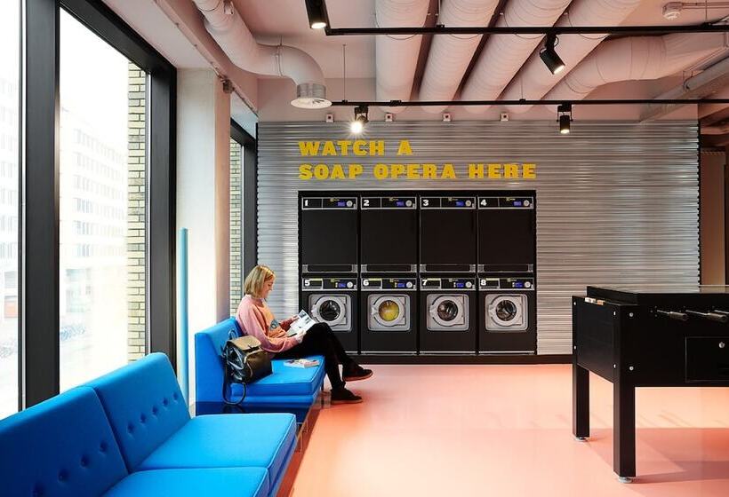 Отель The Social Hub Eindhoven