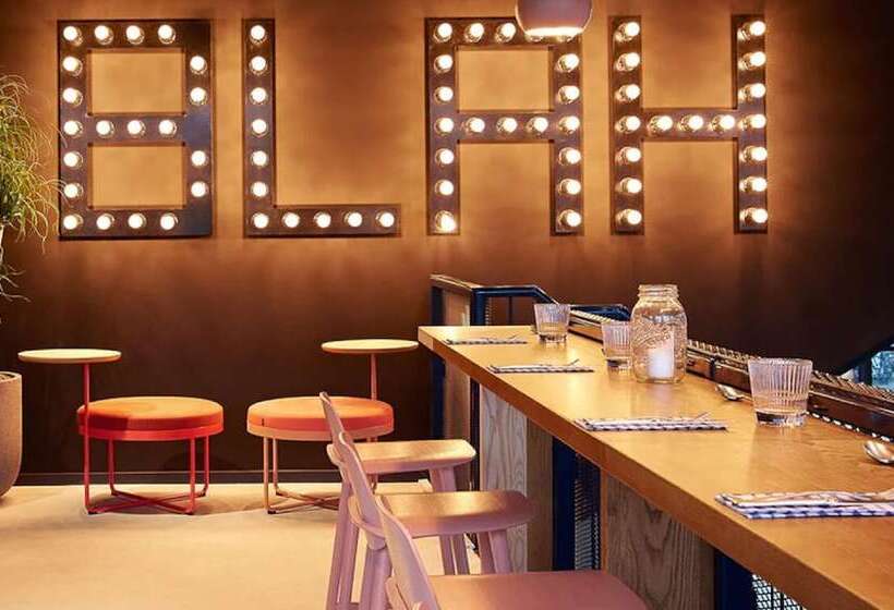 Отель The Social Hub Eindhoven