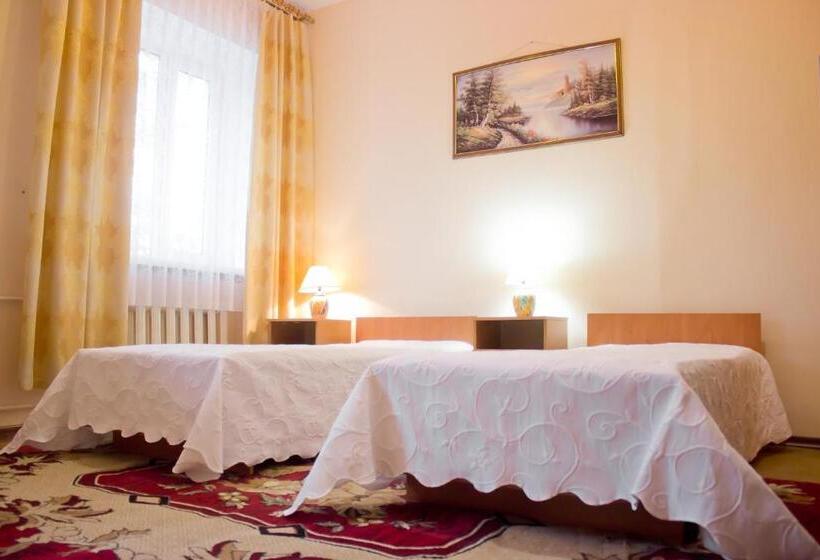 בית מלון כפרי Uyut