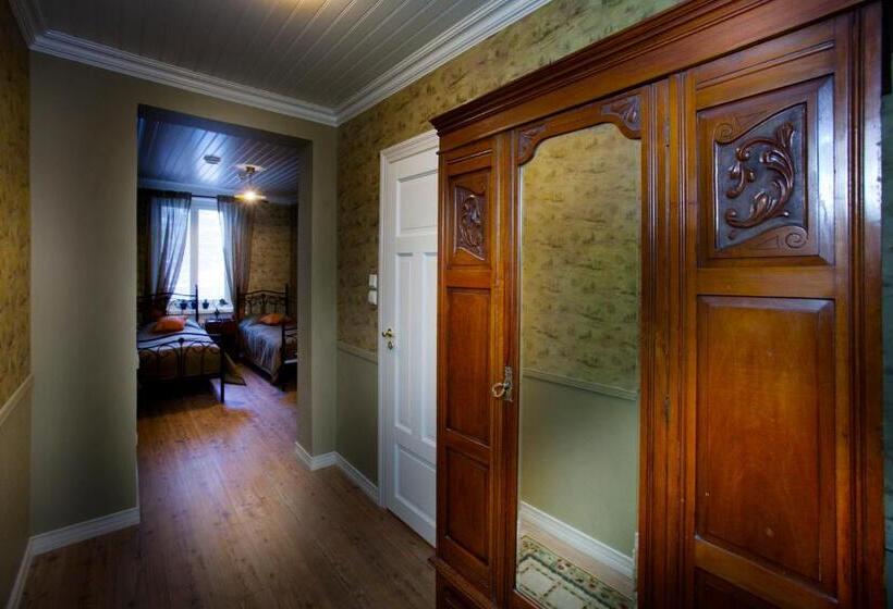 בית מלון כפרי Vaihmalan Hovi