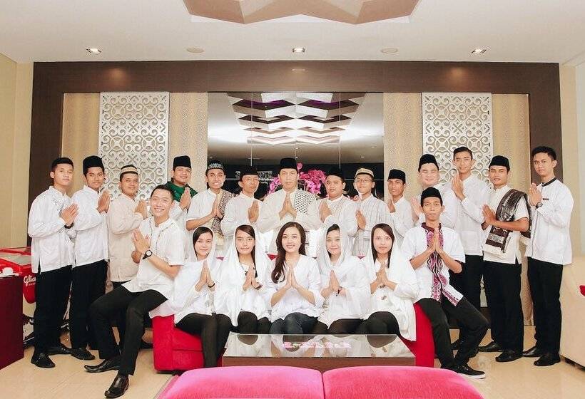 Viva Hotel Kediri, Azana Hotels Collection
